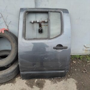 Nissan navara 2008 рік д-40 задня права дверка гола