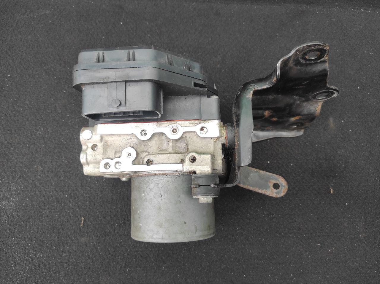 Блок ABS Toyota RAV4 2.5 Бензін 2013-2018 USA