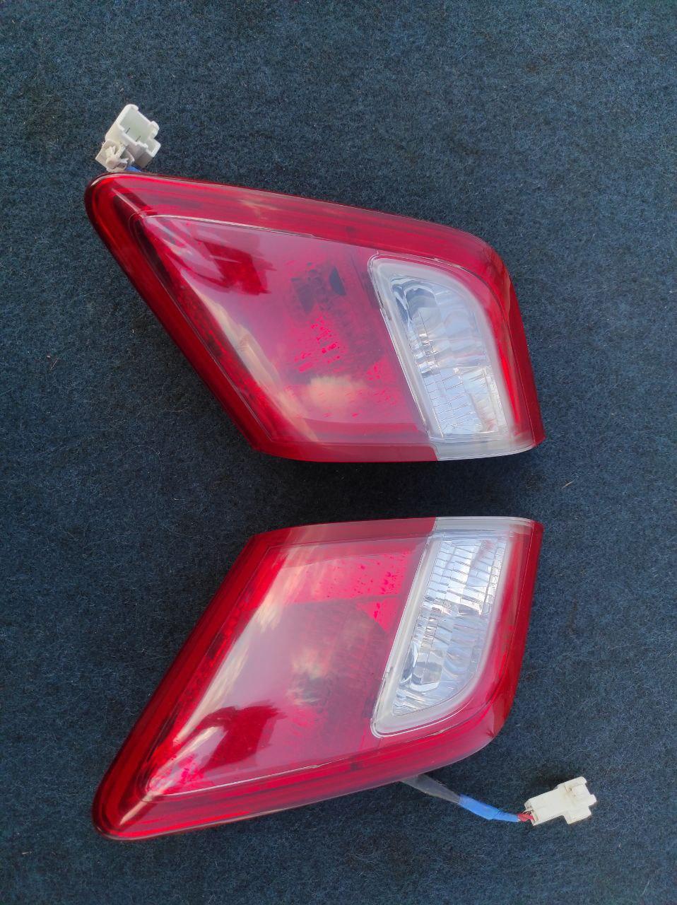 Toyota Camry 40 Внутрішній ліхтар у кришку багажника 81590-06120