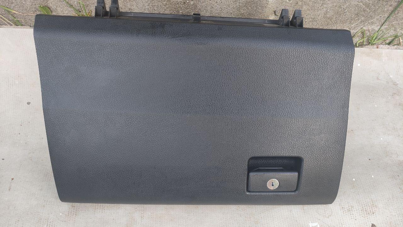 Бардачок Toyota RAV4 2013-2018