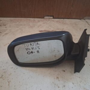 Дзеркало ліве механічнеToyota Yaris 2006-2011
