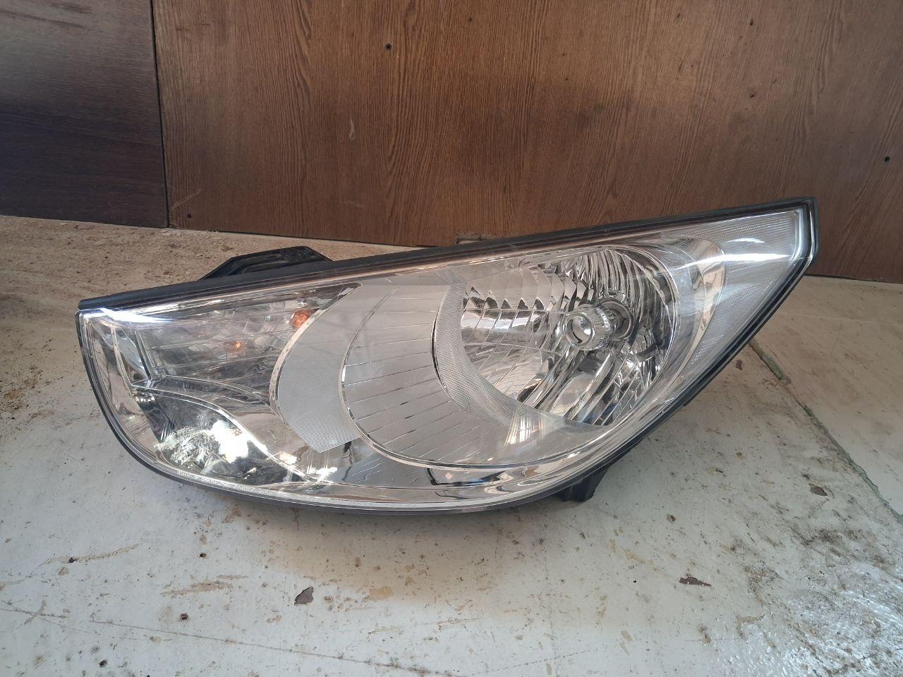 Фара ліва Hyundai IX35