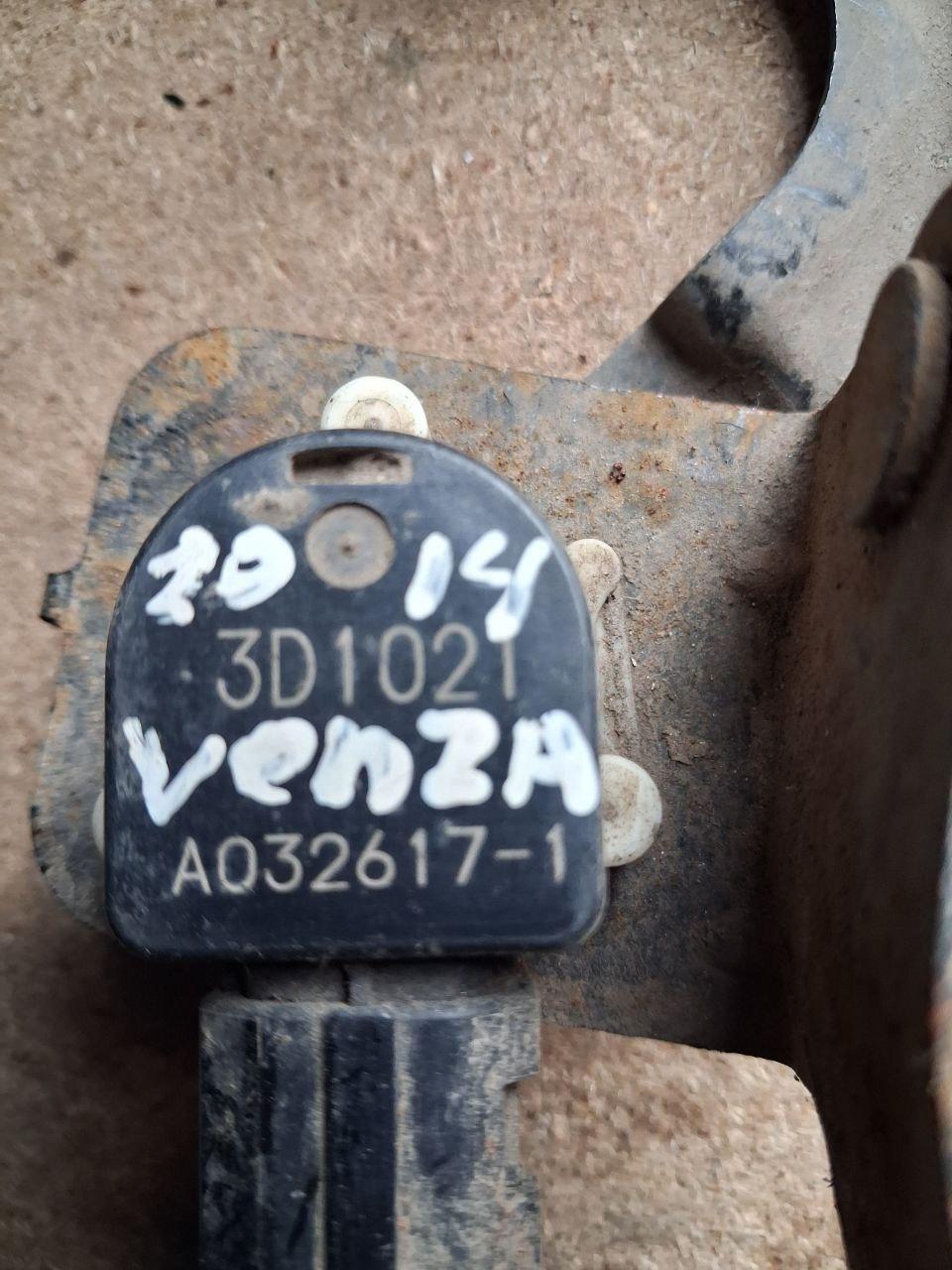 Датчик положення кузова Toyota Venza