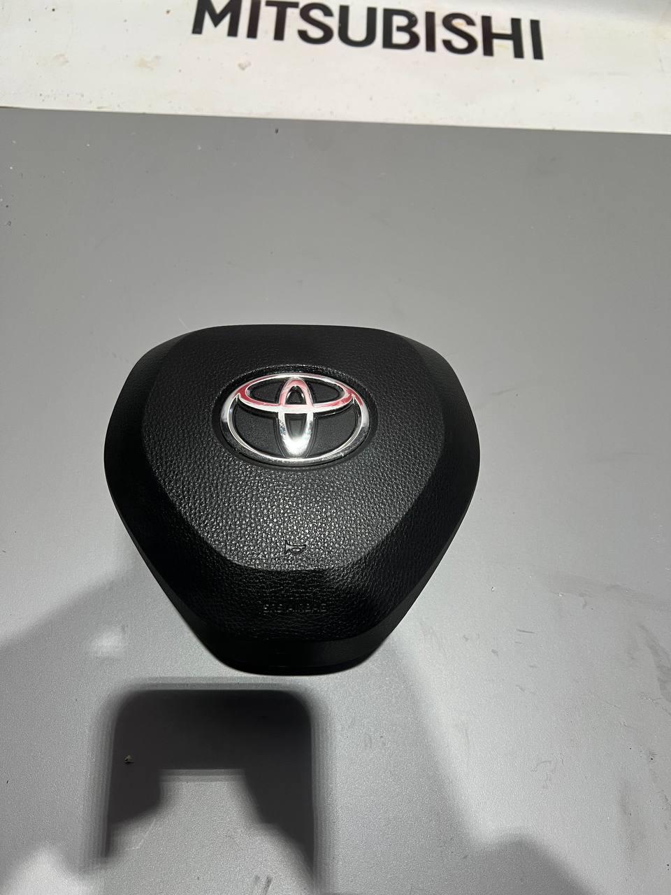 Подушка безпеки в кермо Toyota RAV4 2020-2022 Hybrid