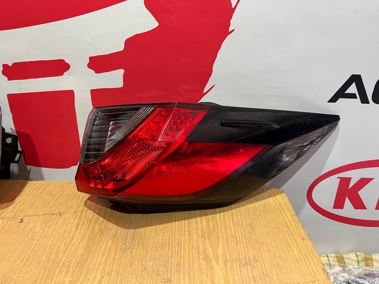 Ліхтар правий Toyota RAV4 2019-2023 дефект - Зображення 2