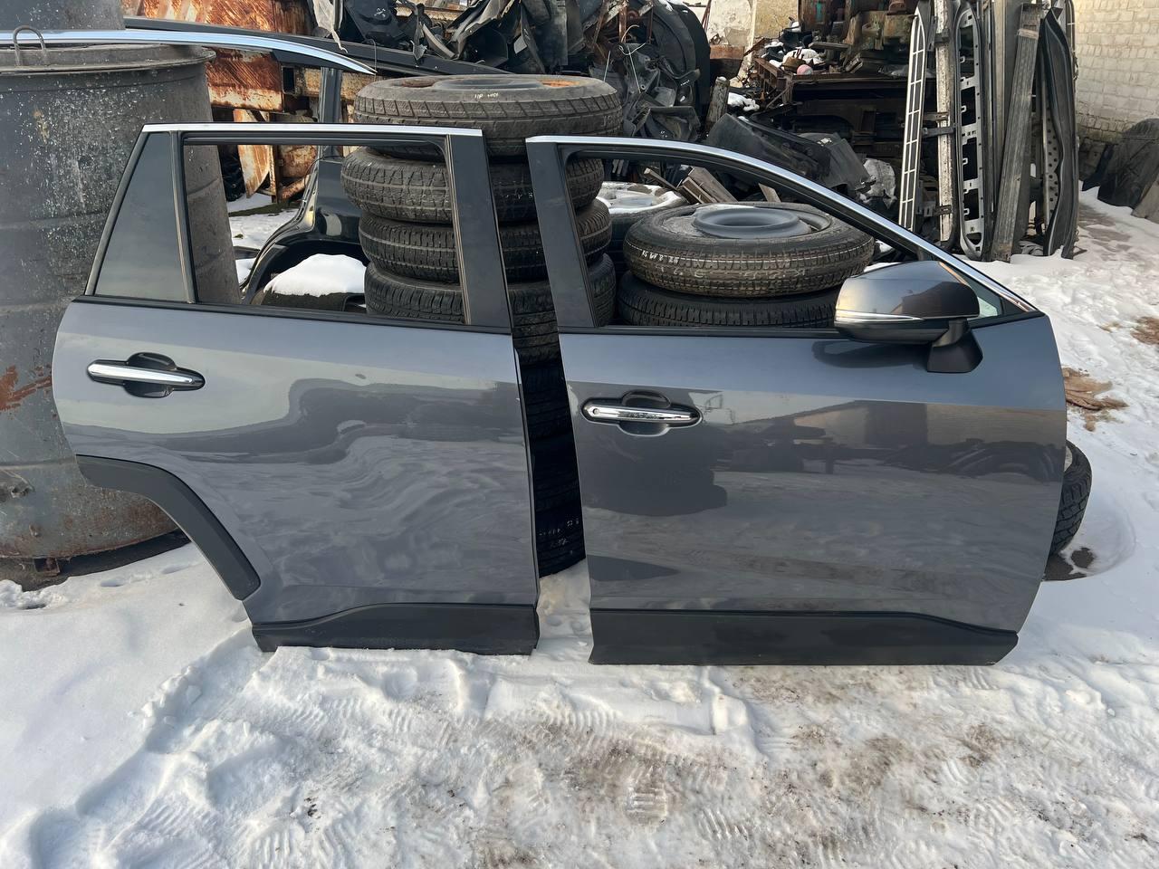 Двері передні праві комплектні Toyota RAV4 2020-2022 - Зображення 2