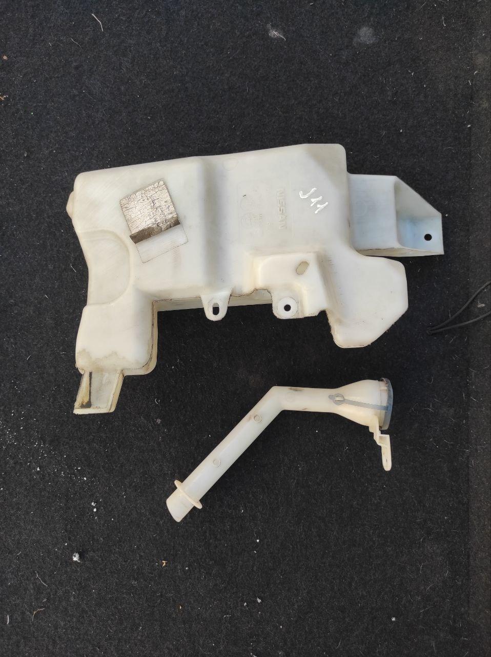 Бачок омивача Nissan Qashqai J11