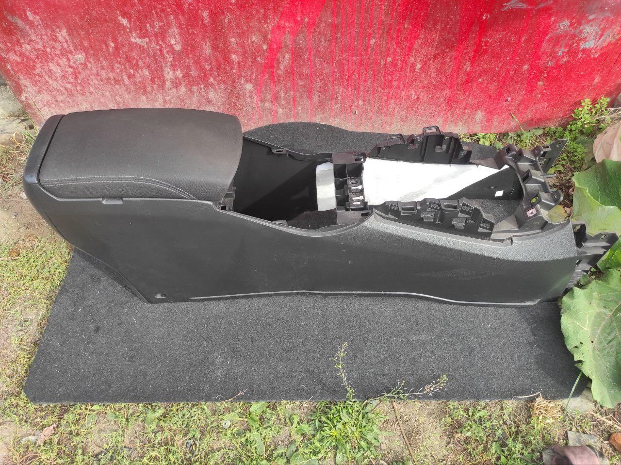 Підлокітник центральний Nissan Qashqai J11 2013 - 2021