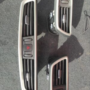Дефлектор повітря правий Nissan Qashqai J11