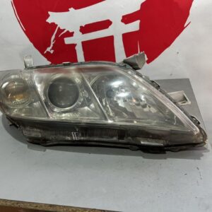 Фара передня права  Toyota Camry 40