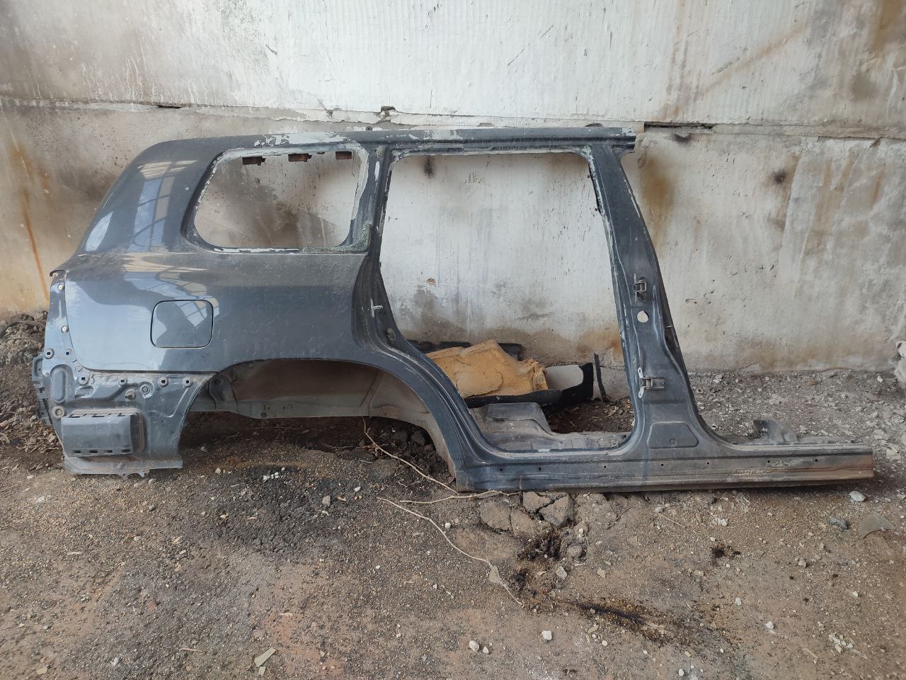 Крило четверть заднє праве зі середньою стійкою Toyota Land Cruiser 200 2008-2021 6016160890 - Зображення 2