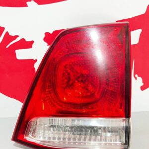 Ліхтар задній внутрішній правий (кришка багажника) Toyota Land Cruiser 200 2008-2021 81581-60350