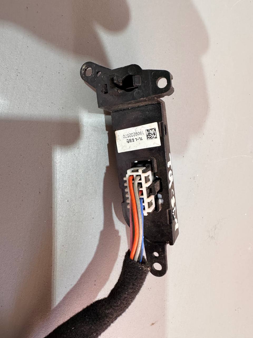 Блок кнопок селектора АКПП (Shift Lock - індикатор передач) Hyundai Tucson 2015-2021 84654-D3000 - Зображення 3