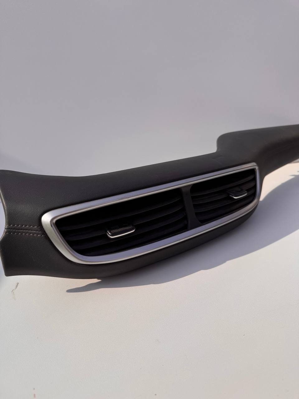 Вентиляційна решітка центральної консолі Hyundai Tucson 84796-D3AB0 - Зображення 9
