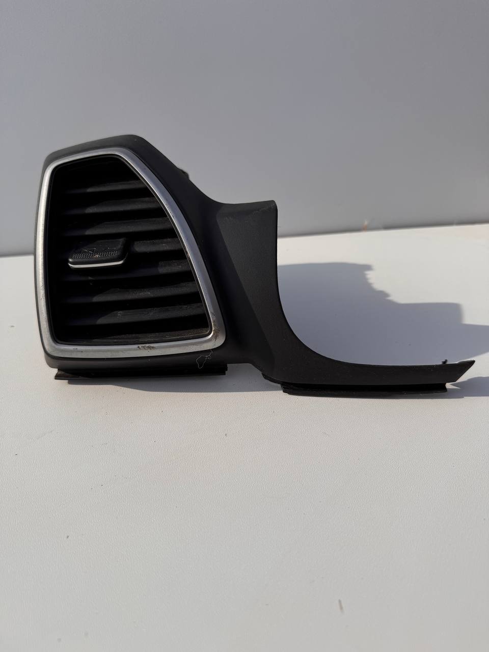 Решітка обдуву консолі торпеди ліва Hyundai Tucson 2015-2021 97480-D3000-NS5