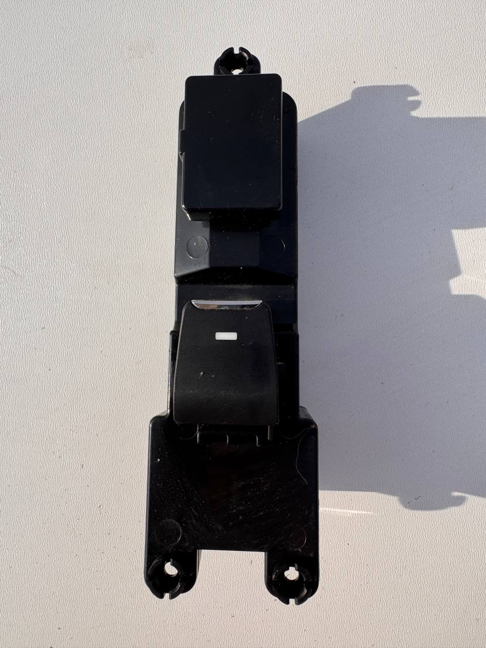 Кнопка склопідіймача задньої правої двері Hyundai Tucson 2015-2021 93580-D3100 - Зображення 2