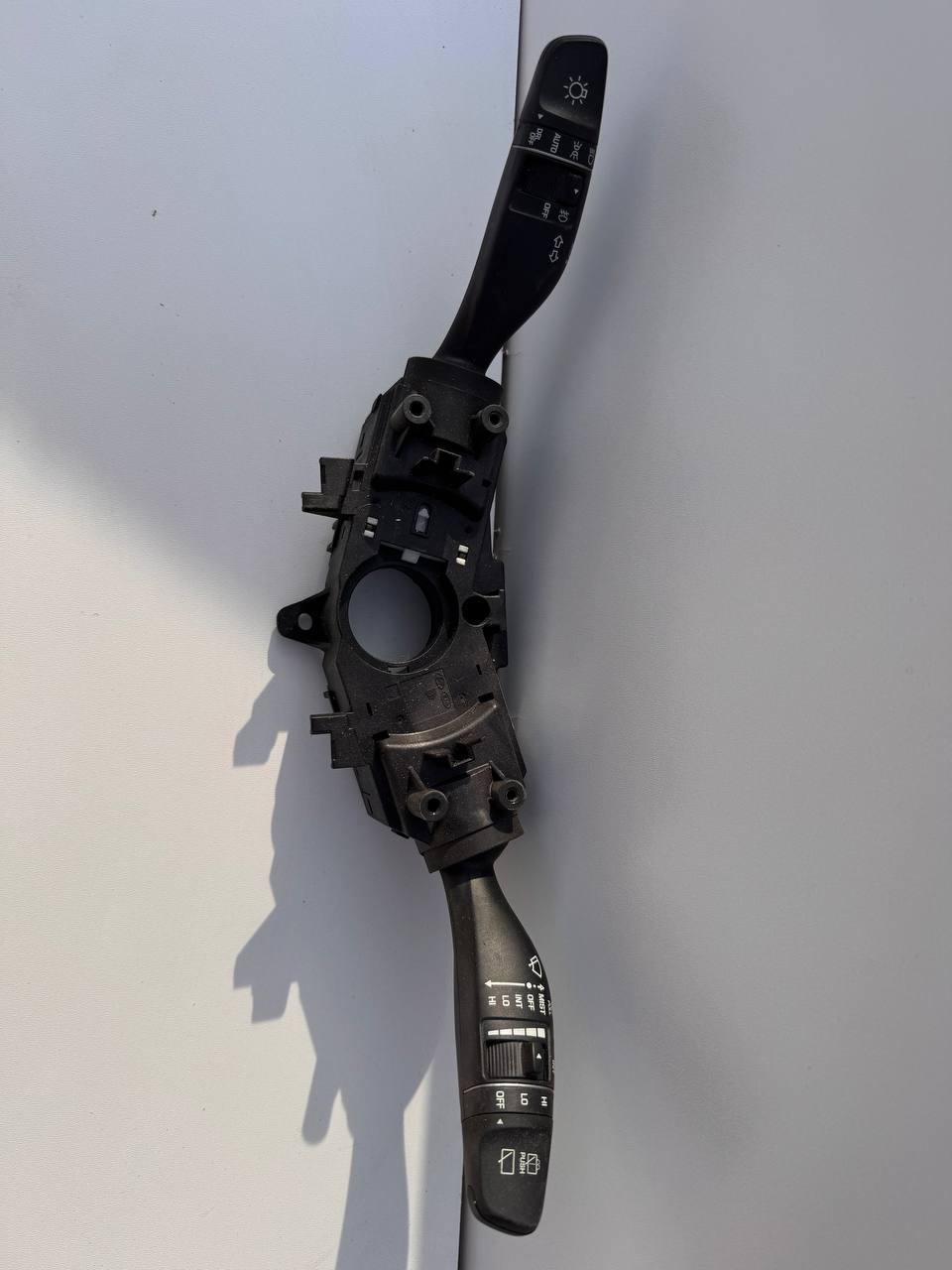 Підрульовий перемикач Hyundai Tucson 2015-2021 93480-1Y000