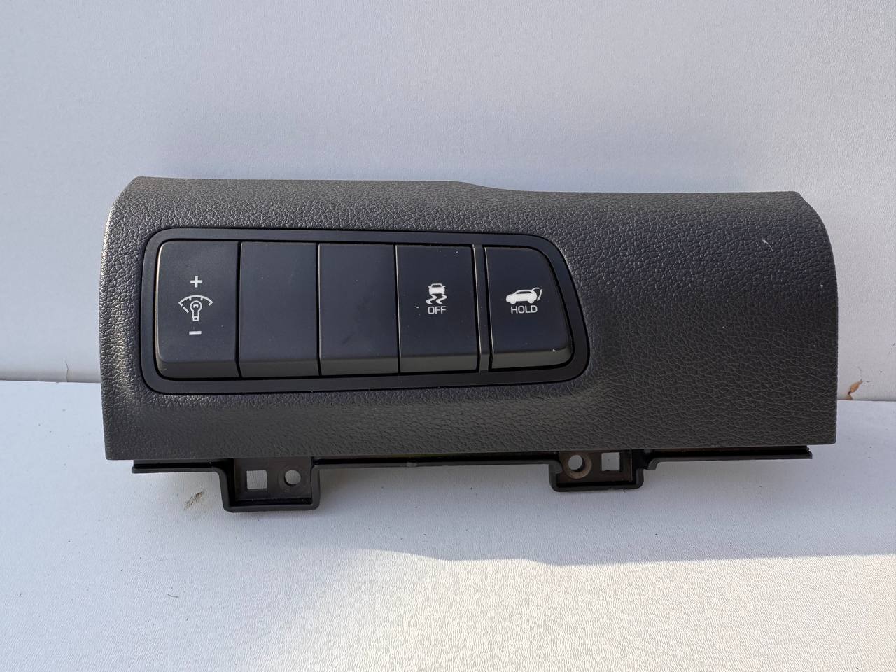 Блок кнопок зліва торпеди ESP OFF / Auto Hold / регулювання підсвітки Hyundai Tucson 2015-2021 93710-D3320TRY