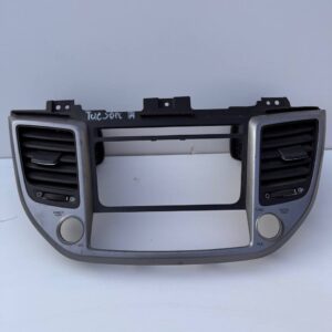 Рамка магнітоли (центральна консоль з дефлекторами) Hyundai Tucson 2015-2021 84740-D3000 / 84740-D3XXX