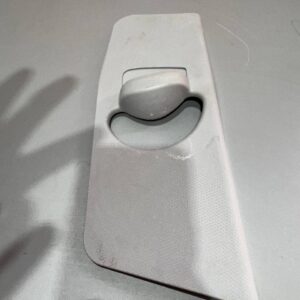 Накладка регулювання ременя безпеки ліва (Seat Belt Height Adjuster Cover LH) Hyundai Tucson 2015-2021 85834-D3000