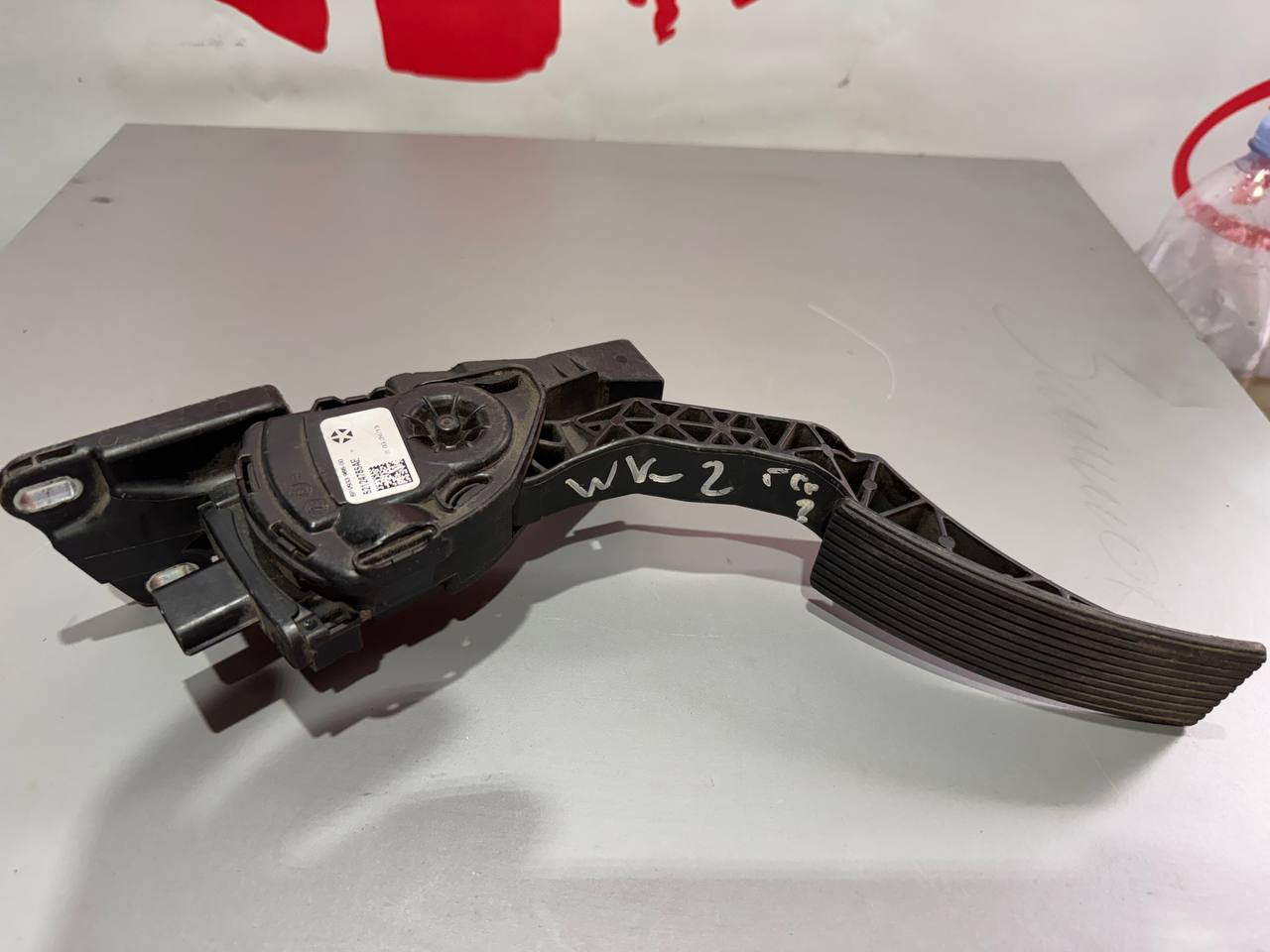 Педаль газу електронна (акселератор) Hyundai Tucson 2015-2021 32700-2S000