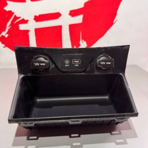 Блок розеток / USB / AUX + ніша центральної консолі Hyundai Tucson 2015-2021 96120-D3000