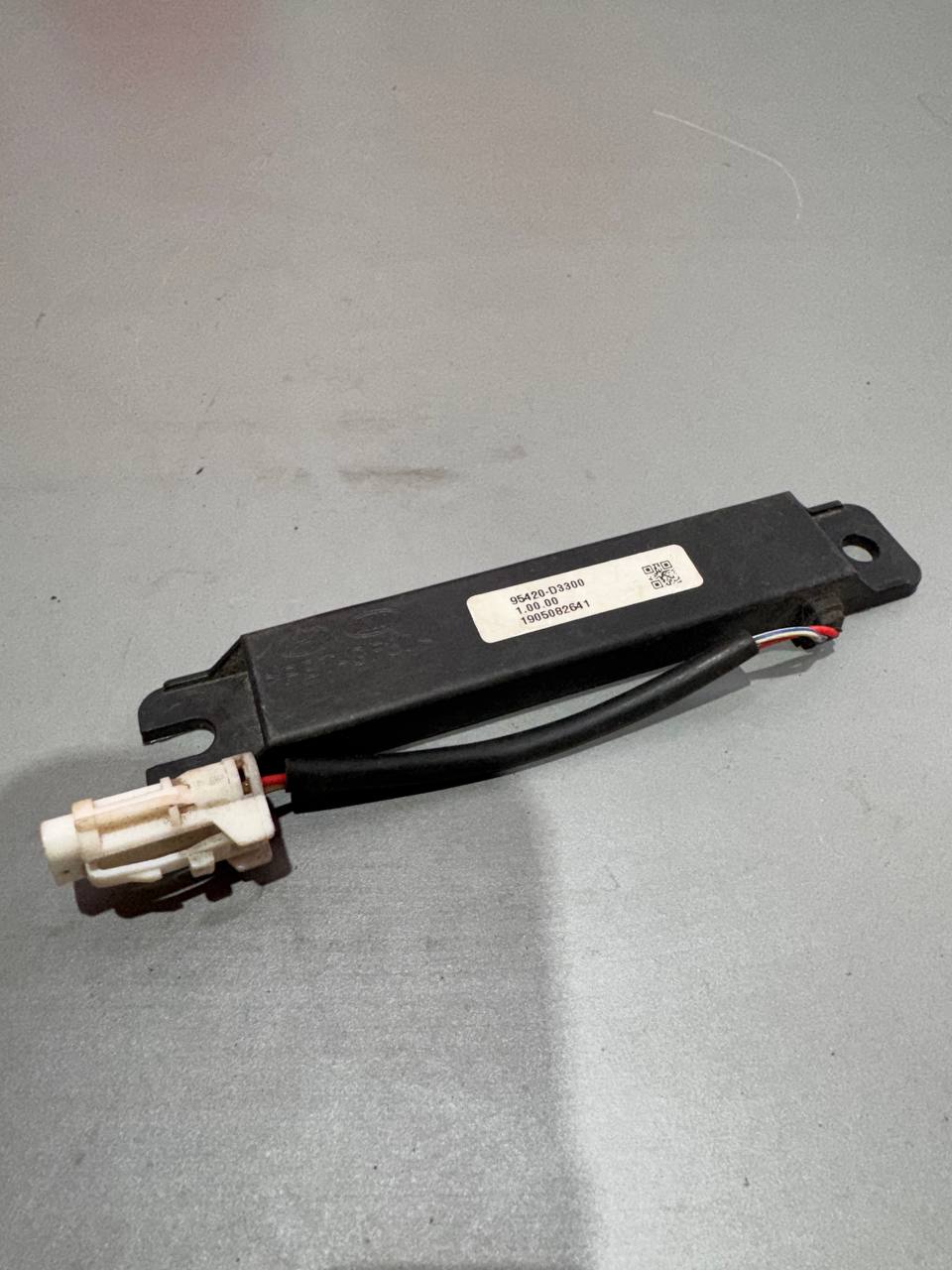 Антена доступу Smart Key/Keyless Hyundai Tucson 2015-2021 95420-D3300 - Зображення 2