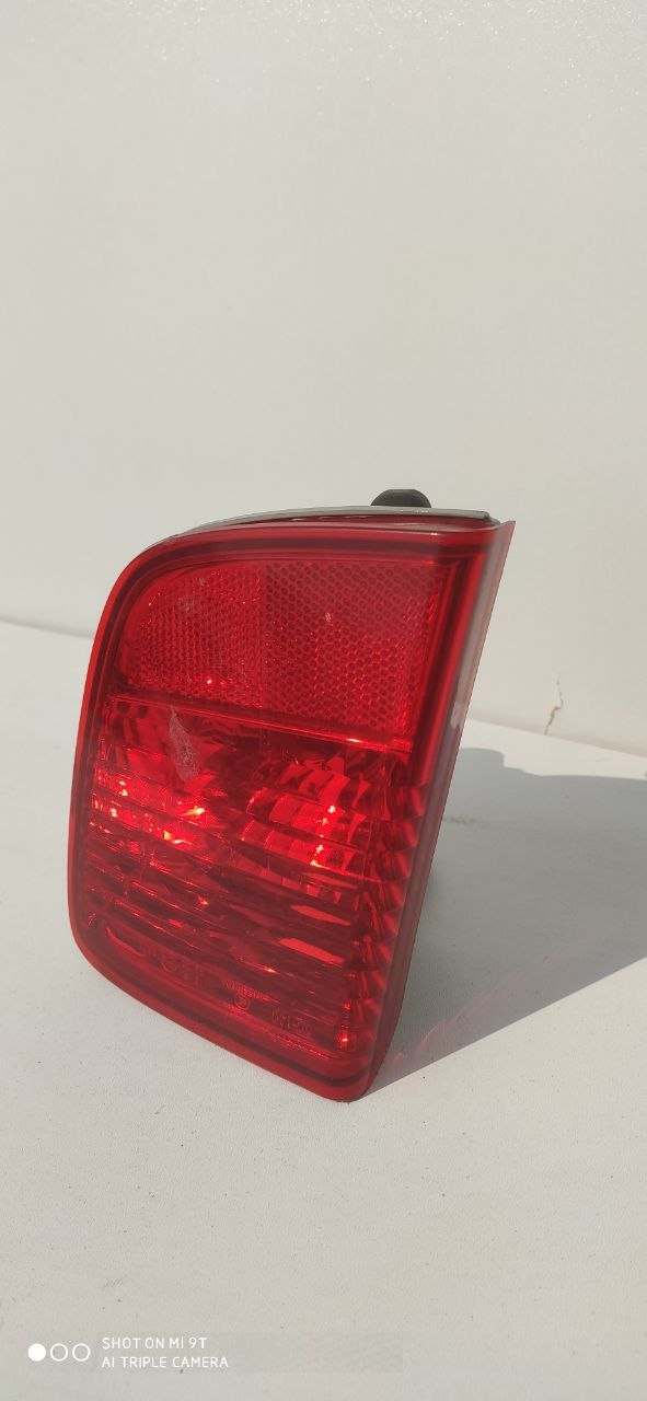 Ліхтар задній внутрішній правий (кришка багажника, дорестайл) Toyota Land Cruiser 200 2008-2015 81581-60290 - Зображення 2