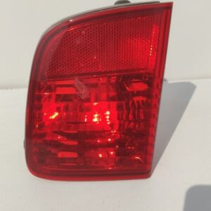 Ліхтар задній внутрішній правий (кришка багажника, дорестайл) Toyota Land Cruiser 200 2008-2015 81581-60290