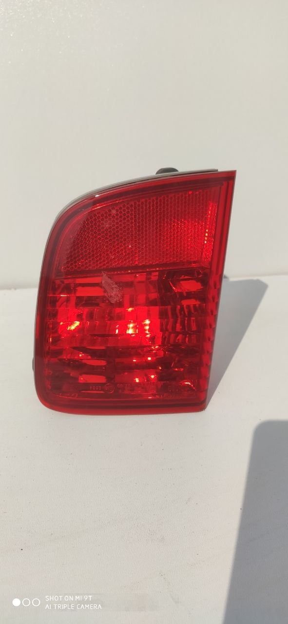 Ліхтар задній внутрішній правий (кришка багажника, дорестайл) Toyota Land Cruiser 200 2008-2015 81581-60290