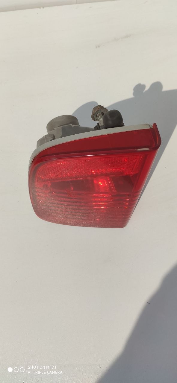 Ліхтар задній внутрішній правий (кришка багажника, дорестайл) Toyota Land Cruiser 200 2008-2015 81581-60290 - Зображення 4