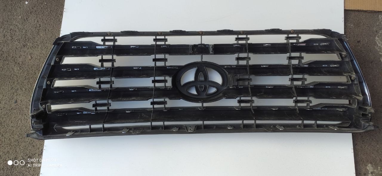 Решітка радіатора Toyota Land Cruiser 200 2008-2021 53101-60480 - Зображення 7