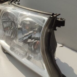 Передня права фара (галоген, без лінзи) Toyota Land Cruiser 200 2008-2021 81130-60G30