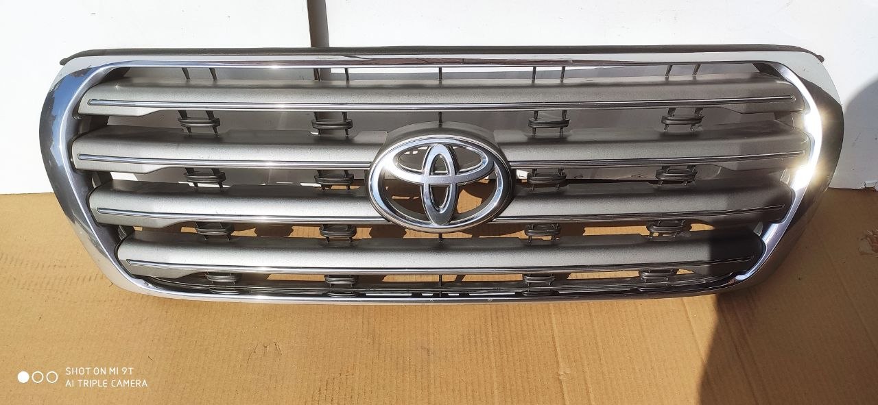 Решітка радіатора рестайл Toyota Land Cruiser 200 53101-60B50