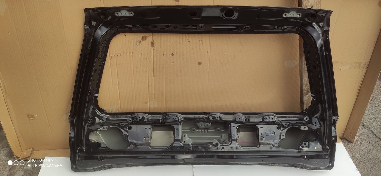 Верхня частина кришки багажника (ляда, рестайл) Toyota Land Cruiser 200 2016-2021 67005-60C30 - Зображення 7