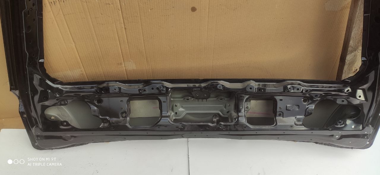 Верхня частина кришки багажника (ляда, рестайл) Toyota Land Cruiser 200 2016-2021 67005-60C30 - Зображення 8