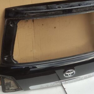Верхня частина кришки багажника (ляда, рестайл) Toyota Land Cruiser 200 2016-2021 67005-60C30
