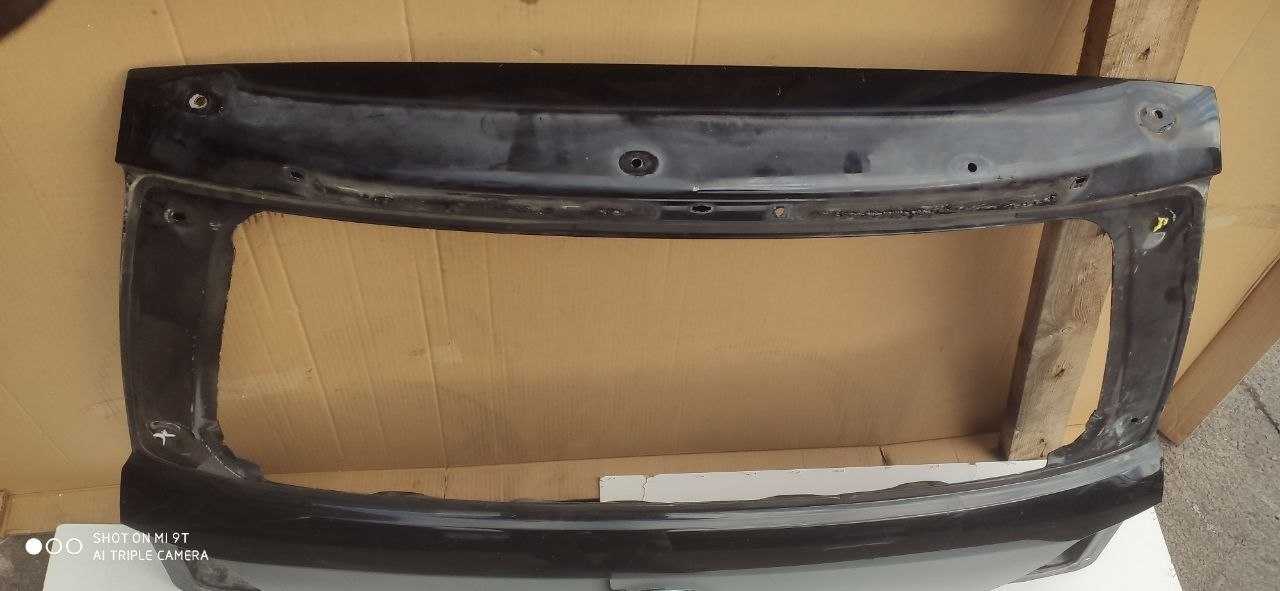 Верхня частина кришки багажника (ляда, рестайл) Toyota Land Cruiser 200 2016-2021 67005-60C30 - Зображення 4