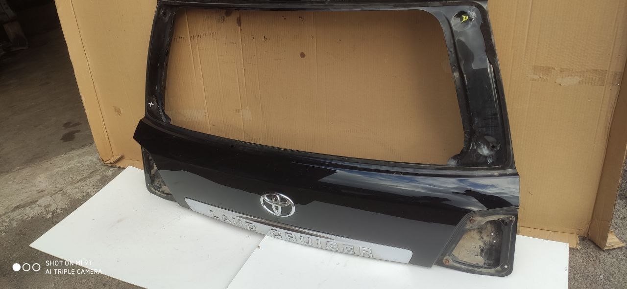 Верхня частина кришки багажника (ляда, рестайл) Toyota Land Cruiser 200 2016-2021 67005-60C30 - Зображення 2