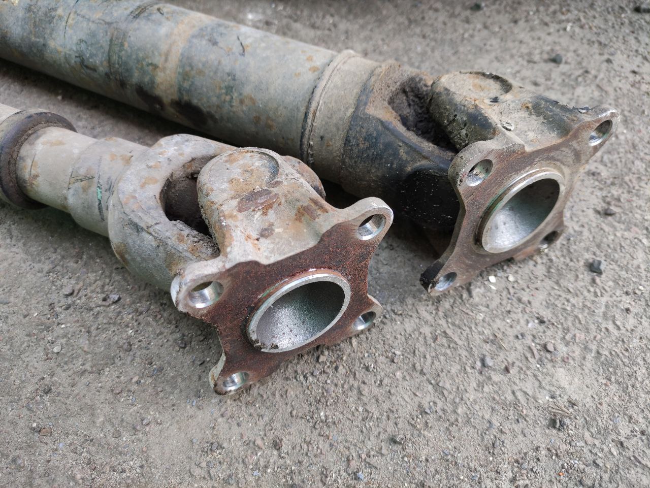 Задній кардан Toyota Land Cruiser Prado 120 АКПП 5-ступ. 37110-6A480