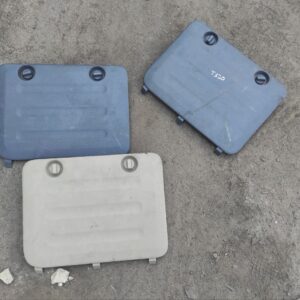 Кришка інструментального ящика багажника Toyota Land Cruiser Prado 120 75202-60080-B0
