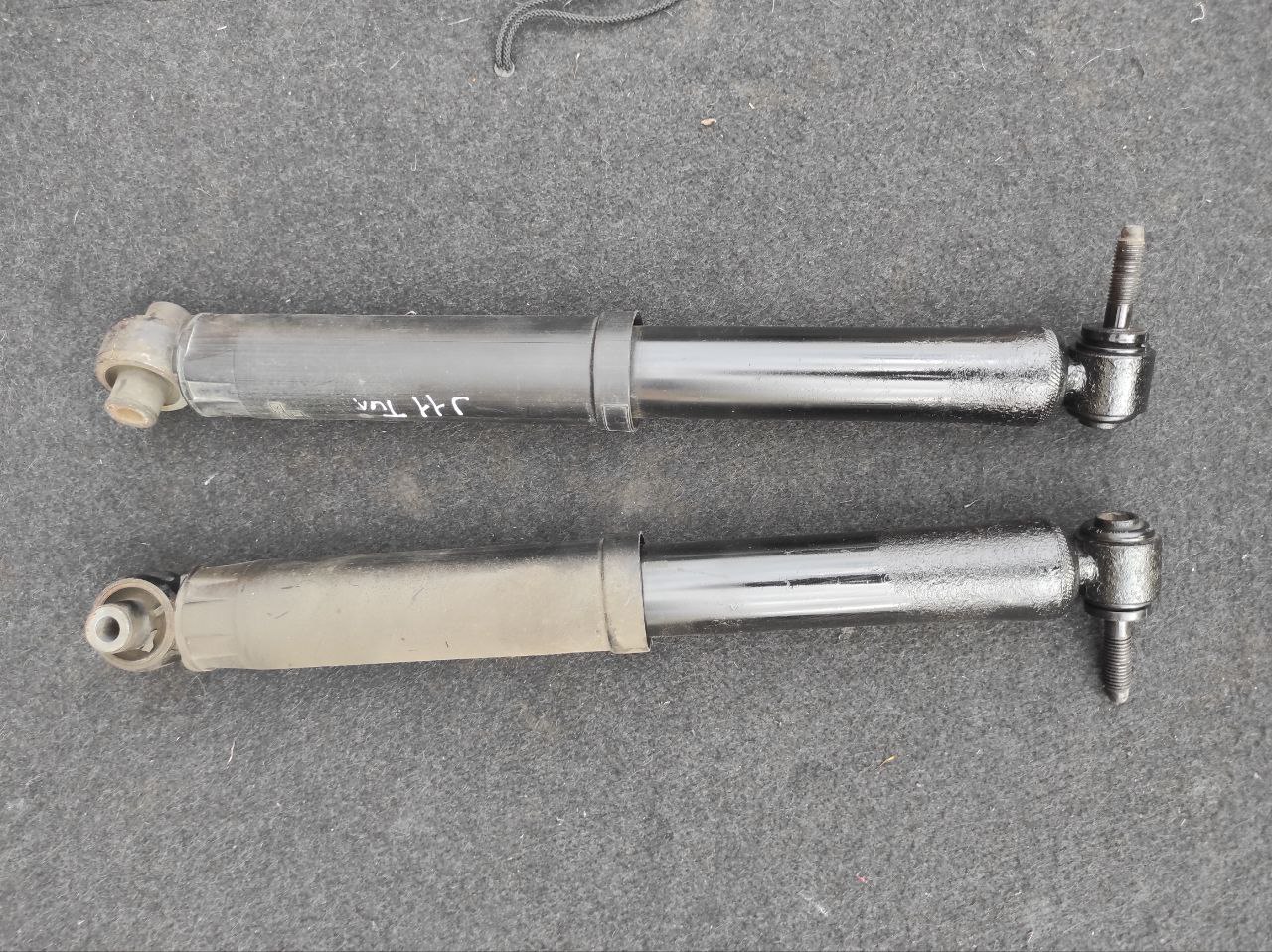 Амортизатор задній Nissan Qashqai J11 / Rogue Sport 2014-2022 56210-4EA0A