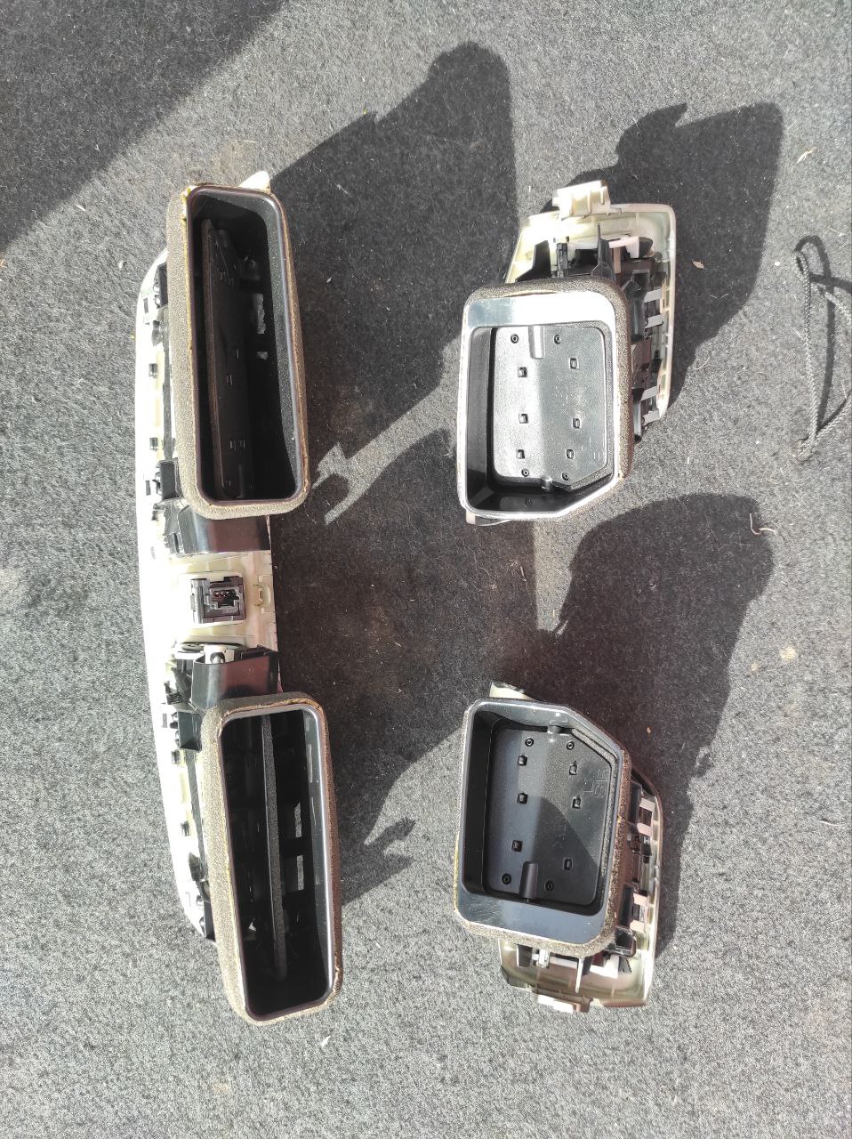 Дефлектор повітря правий Nissan Qashqai J11 / Rogue Sport 2014-2022 68760-4EA0A - Зображення 2