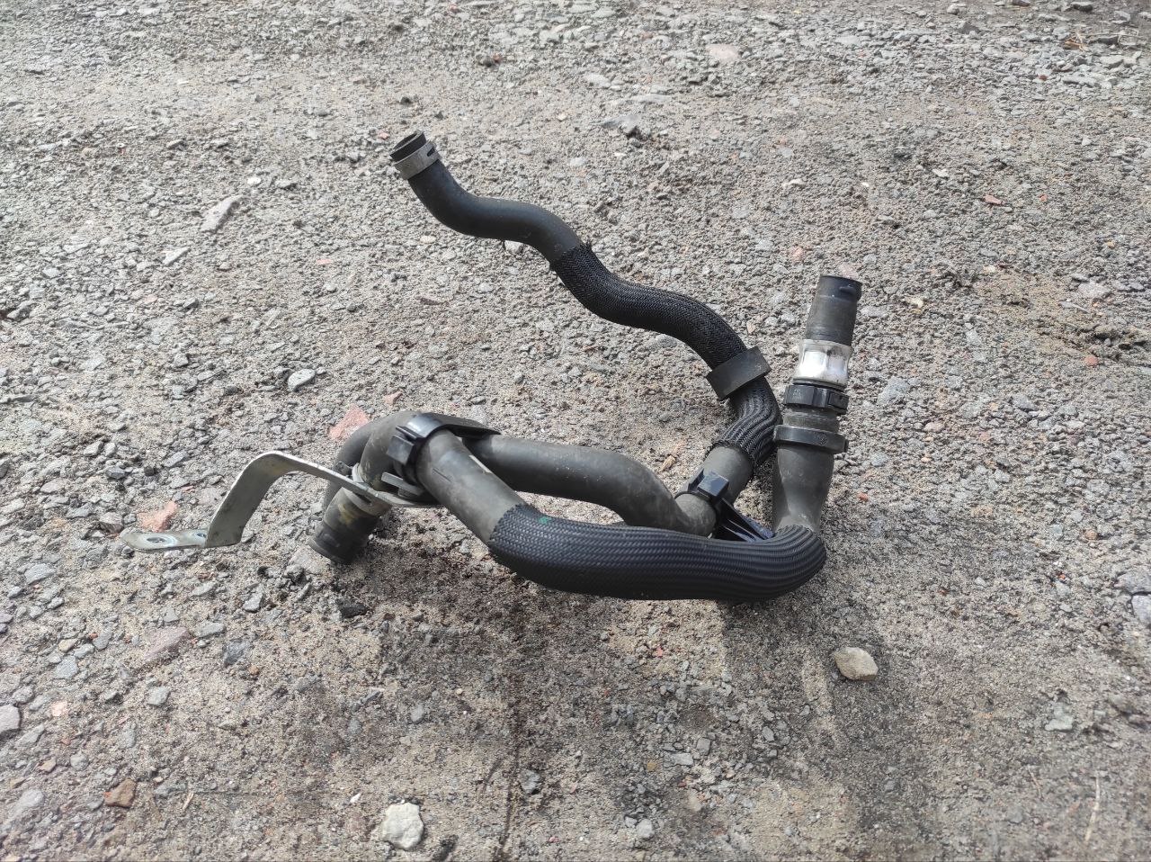 Патрубок системи охолодження Nissan Qashqai J11 / Rogue Sport 2014-2022 92400-4EA0A - Зображення 3