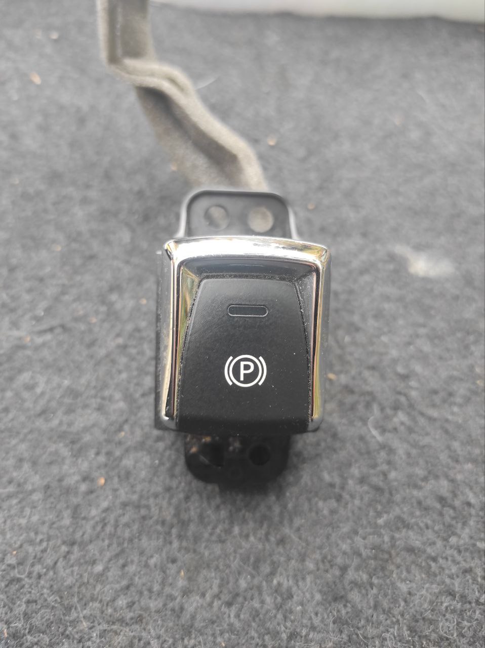 Кнопка електронного ручника (EPB) Nissan Qashqai J11 / Rogue Sport 2014-2022 25175-4BA0A