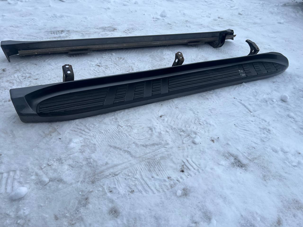 Права підніжка Toyota Land Cruiser Prado 120 51773-60130 - Зображення 3