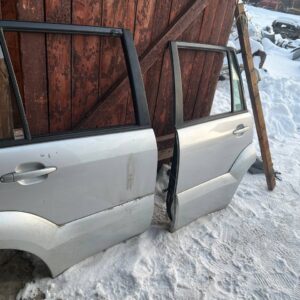 Молдинг скла задніх дверей (бархотка) Toyota Land Cruiser Prado 120