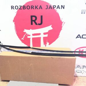 Молдинги лобового скла Toyota Land Cruiser Prado 120 75534-60030 / 75533-60030