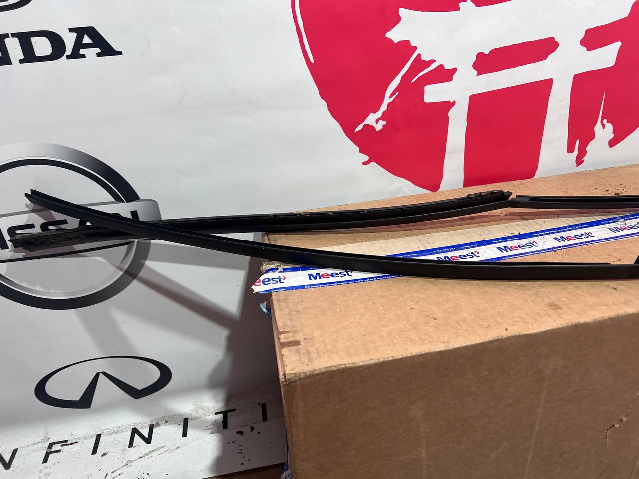Молдинги лобового скла Toyota Land Cruiser Prado 120 75534-60030 / 75533-60030 - Зображення 2