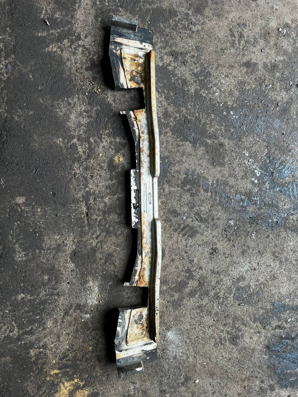 Абсорбер заднього бампера Toyota Land Cruiser Prado 120 52615-60010 - Зображення 2